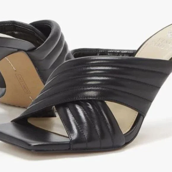 Vince Camuto Sandal Sarendie Women's Size 8.5 Black Quilted Strap Slide - Picture 2 of 7